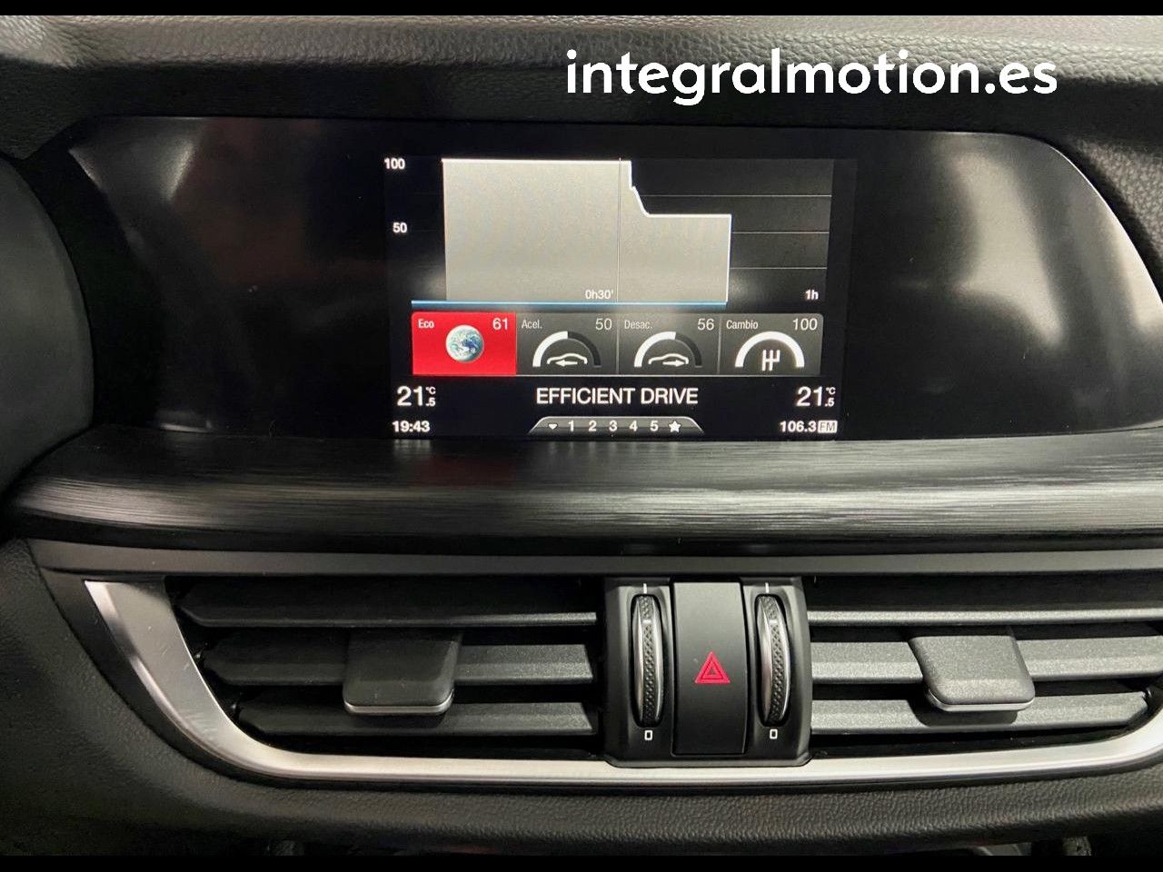 Foto Alfa Romeo Stelvio 24