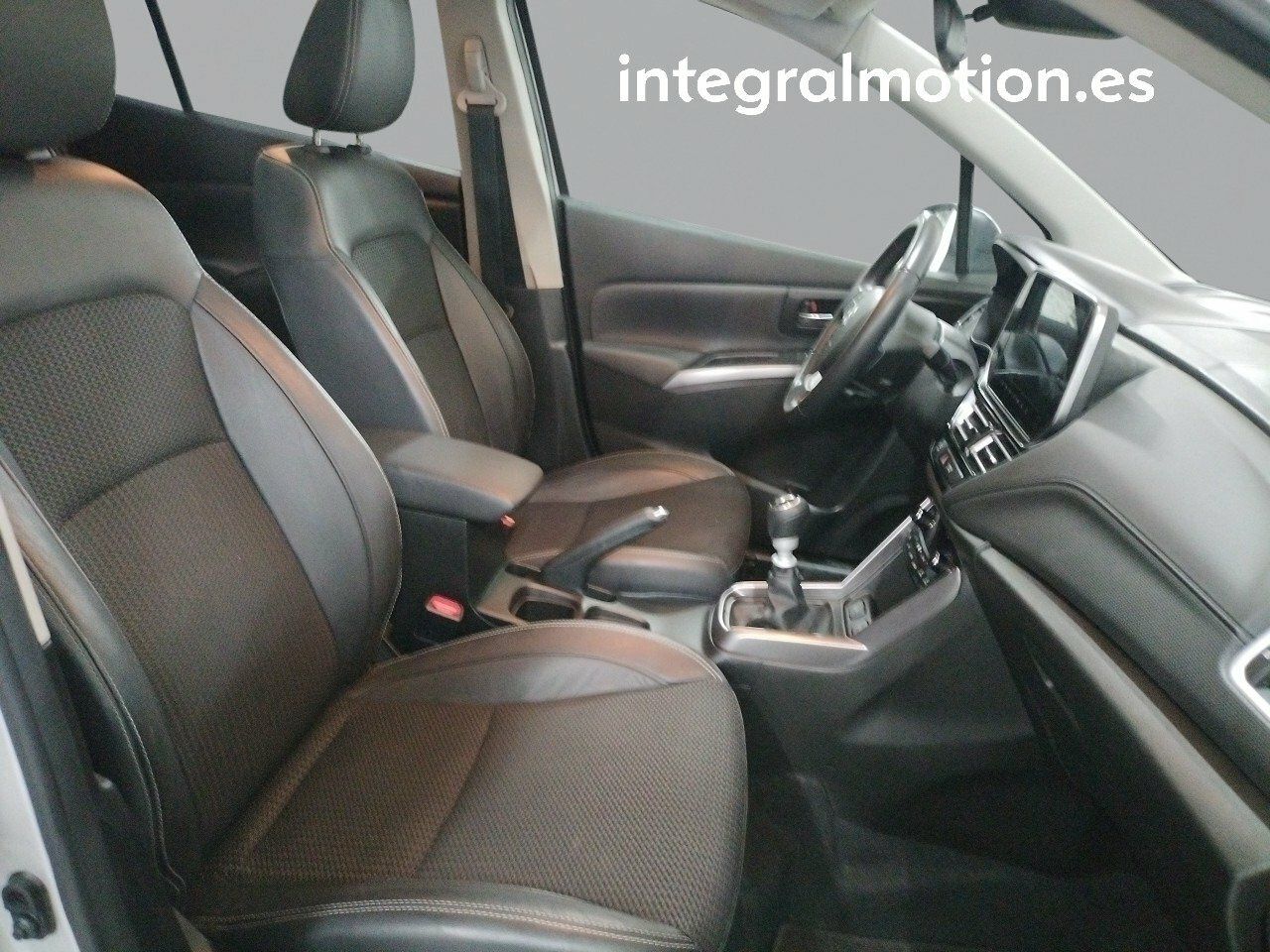 Foto Suzuki S-Cross 9