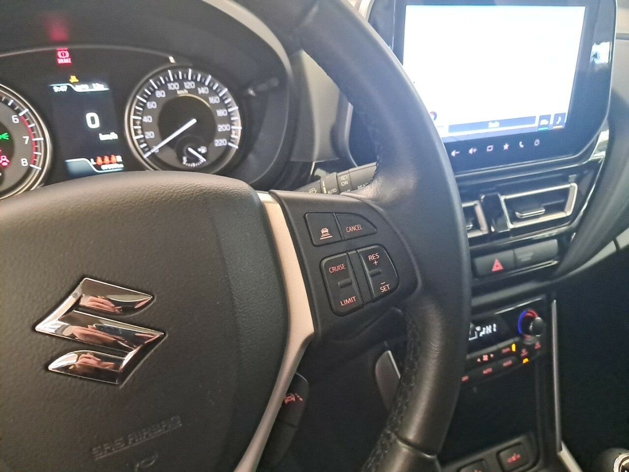 Foto Suzuki S-Cross 16