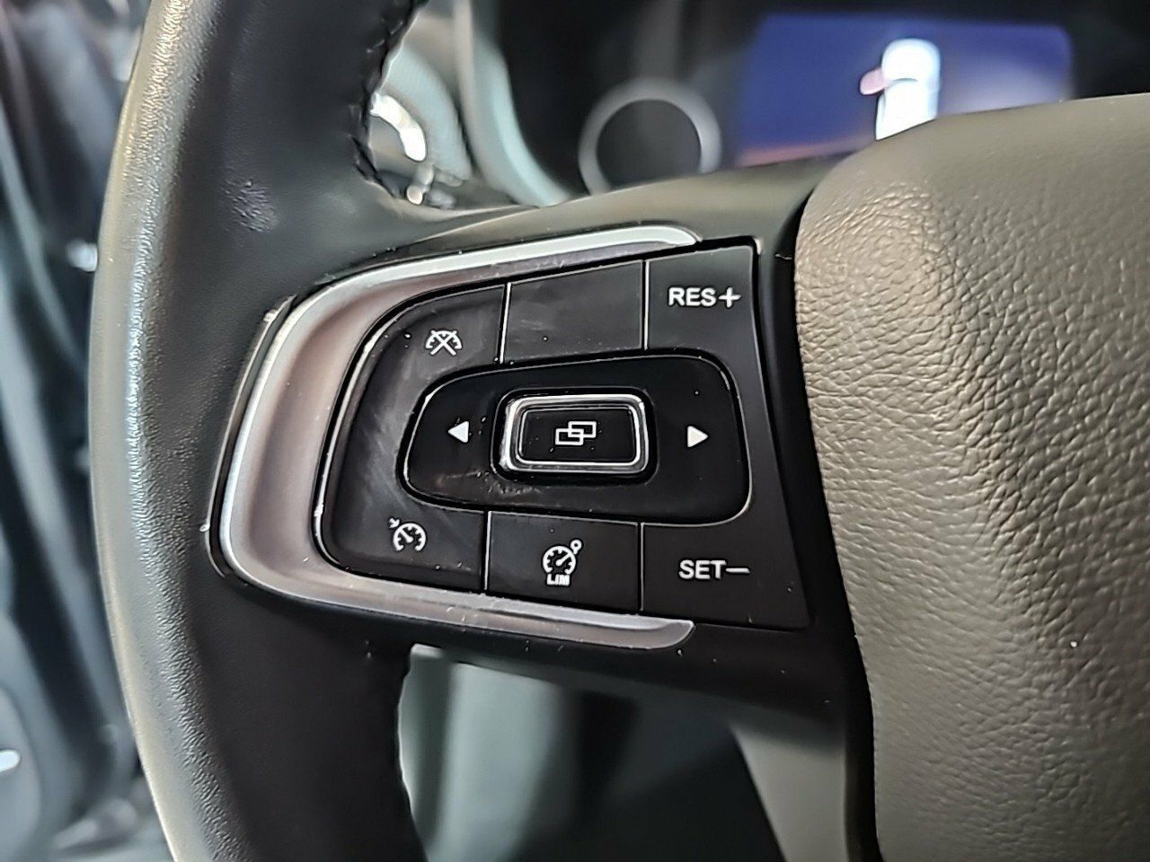 Foto DR Automobiles DR4 6