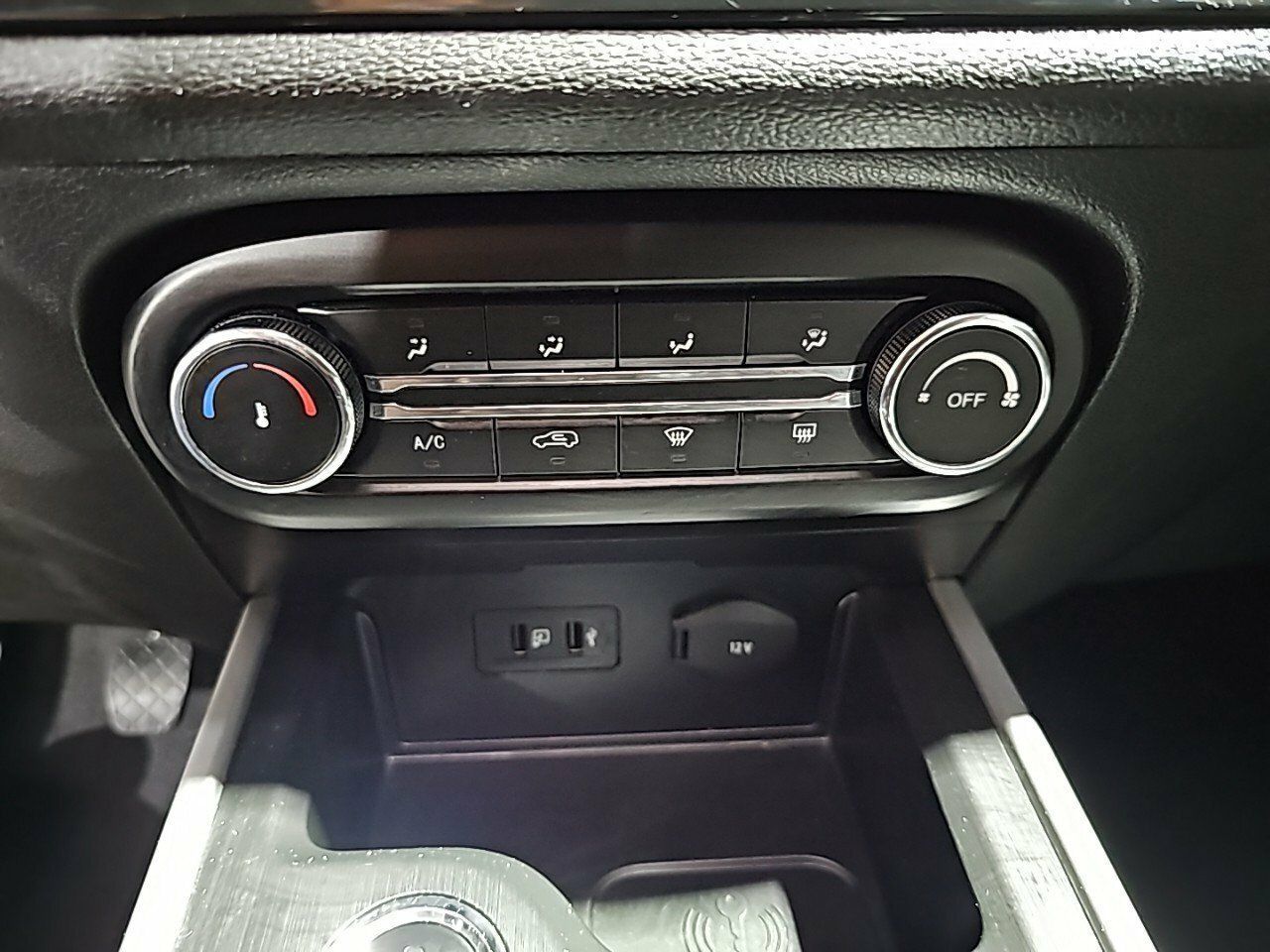Foto DR Automobiles DR4 17
