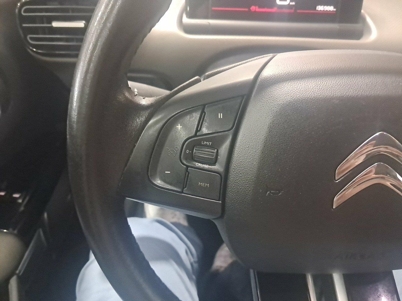 Foto Citroën C4 Cactus 12