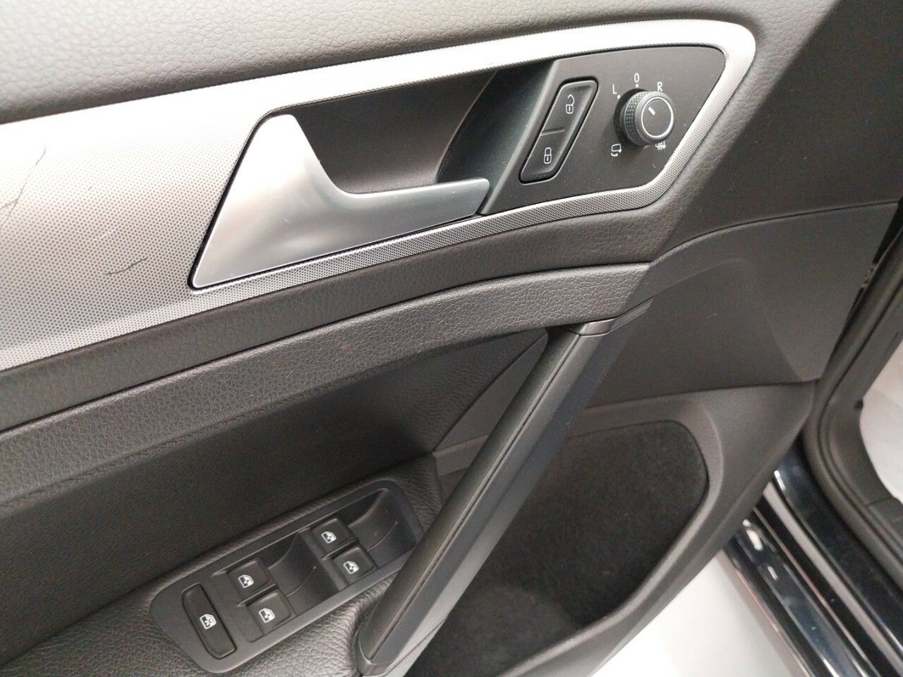 Foto Volkswagen Golf 32