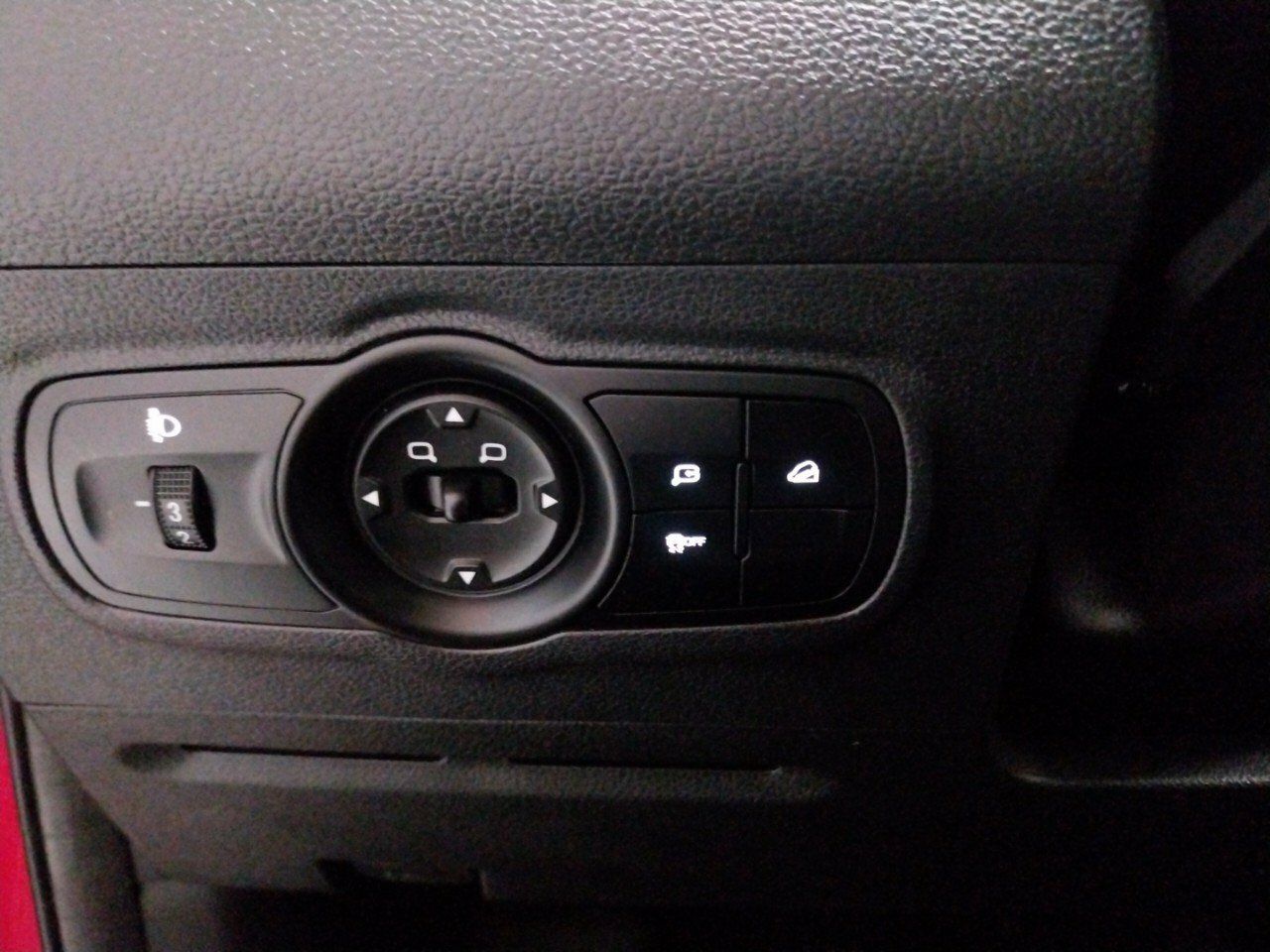 Foto DR Automobiles DR4 32