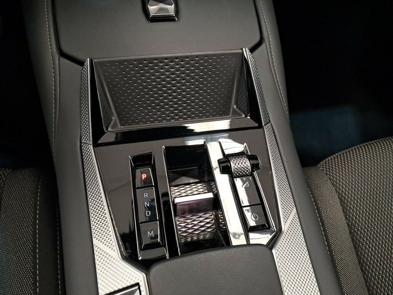 Foto DS Automobiles DS 4 18
