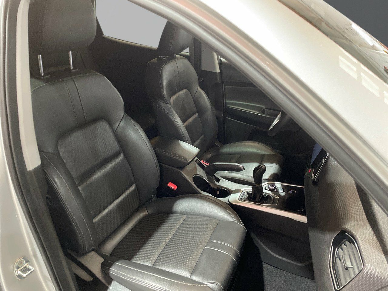 Foto DR Automobiles DR4 9