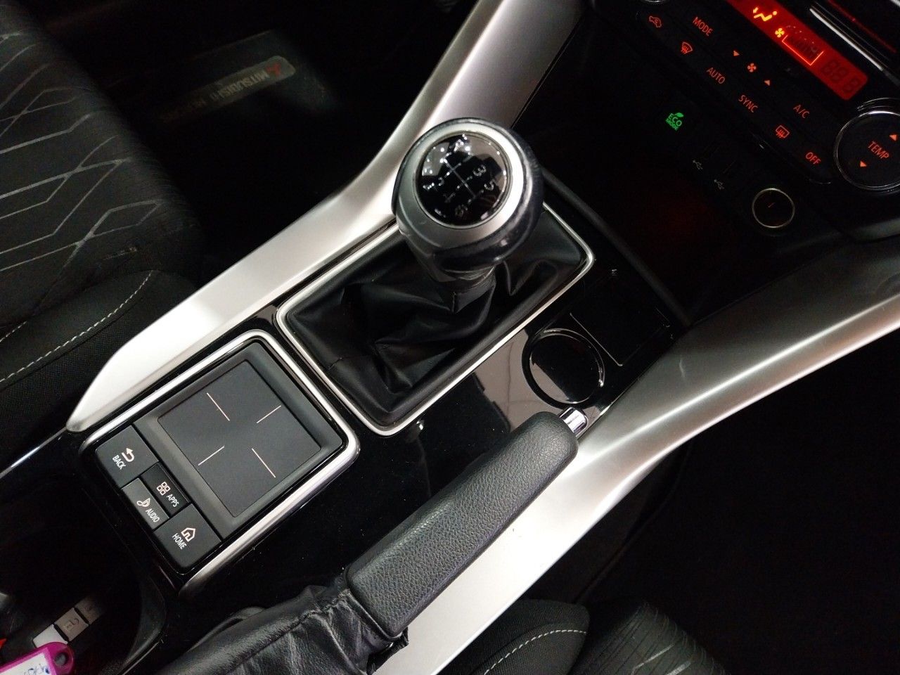 Foto Mitsubishi Eclipse Cross 18