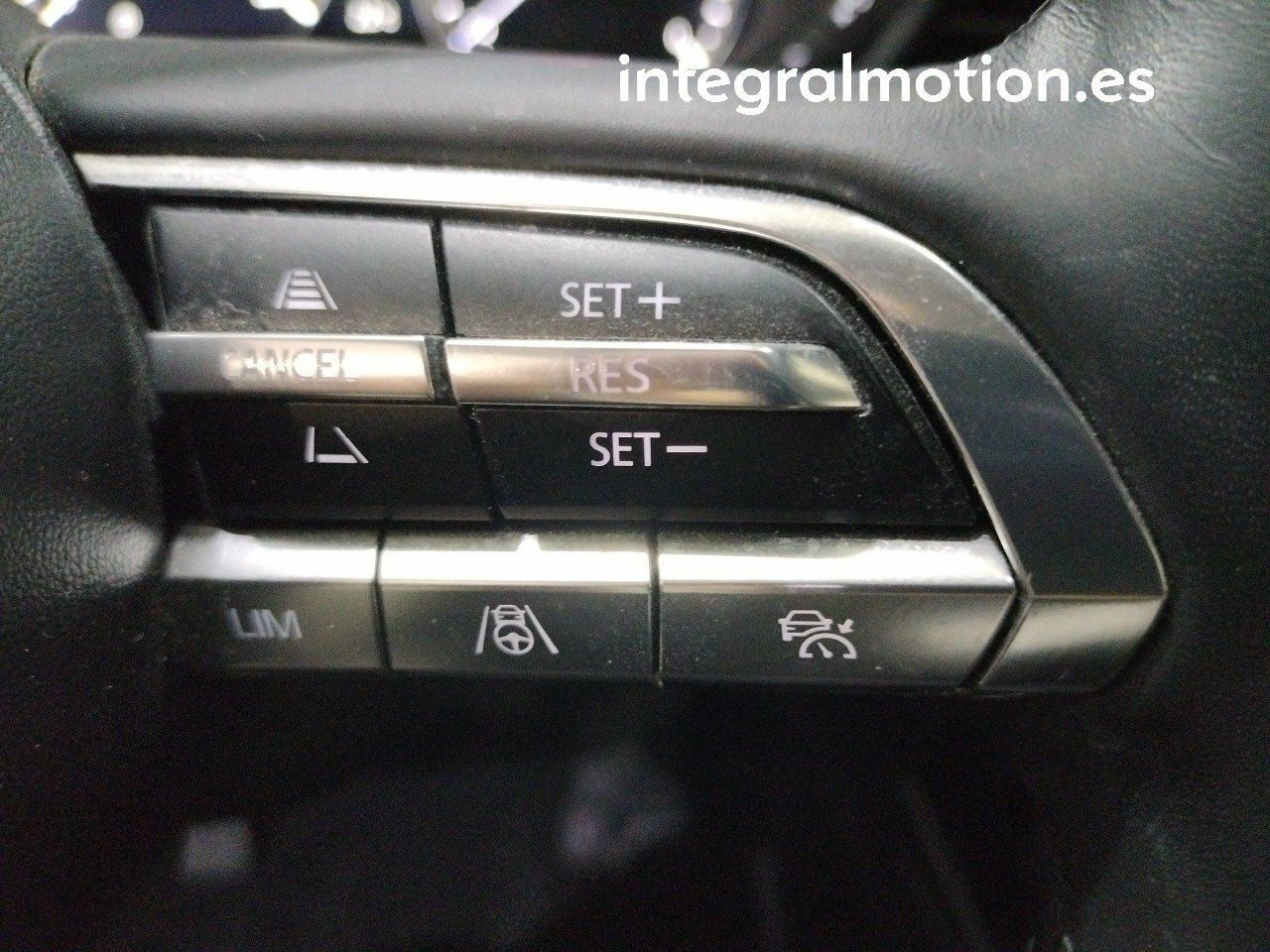Foto Mazda CX-30 13