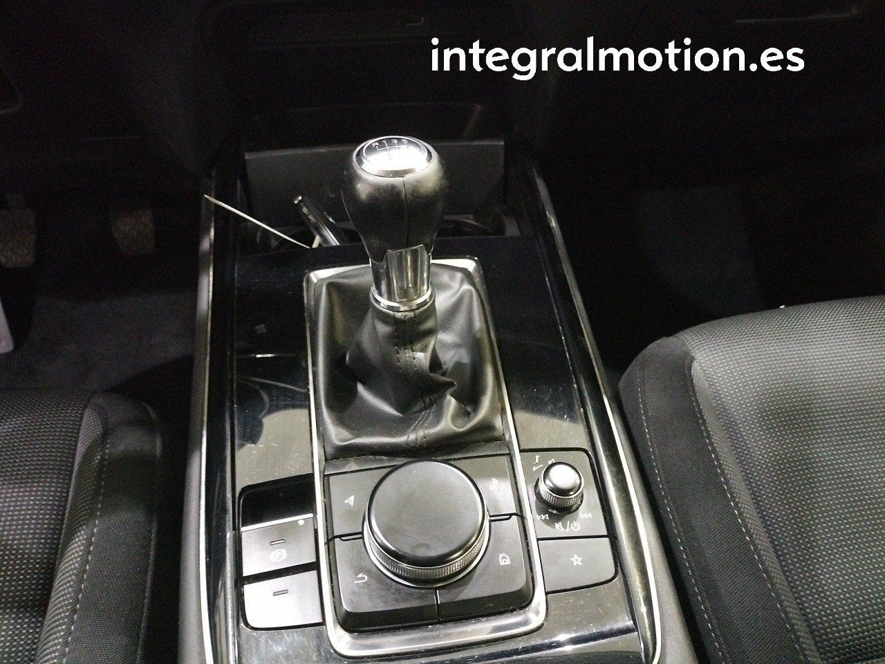 Foto Mazda CX-30 17