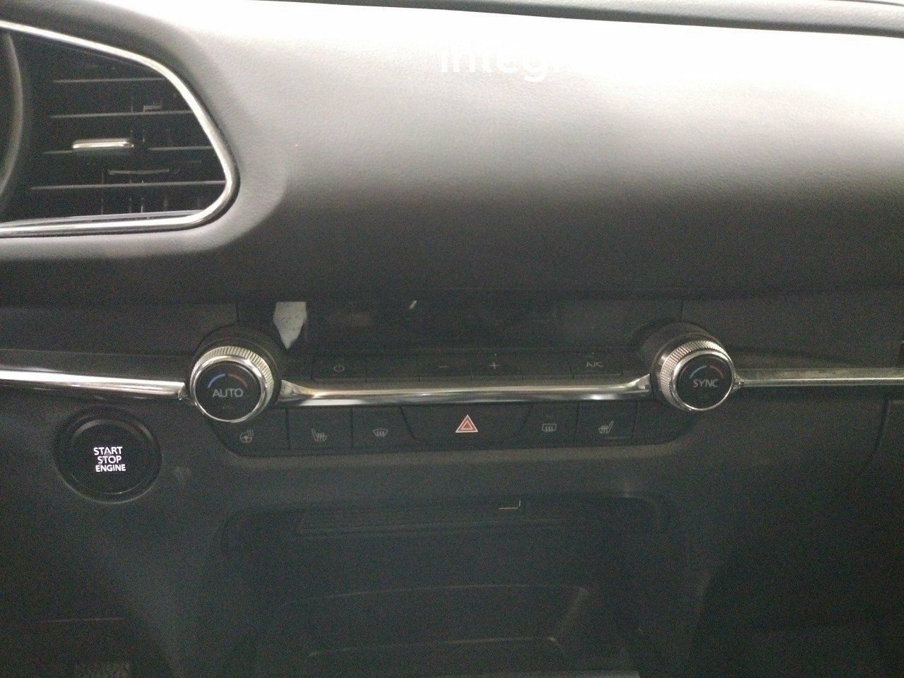 Foto Mazda CX-30 18