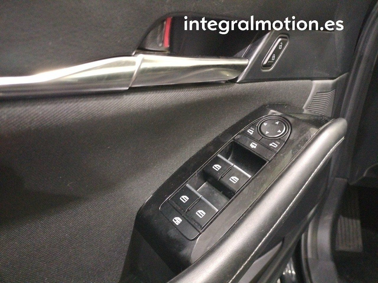 Foto Mazda CX-30 19
