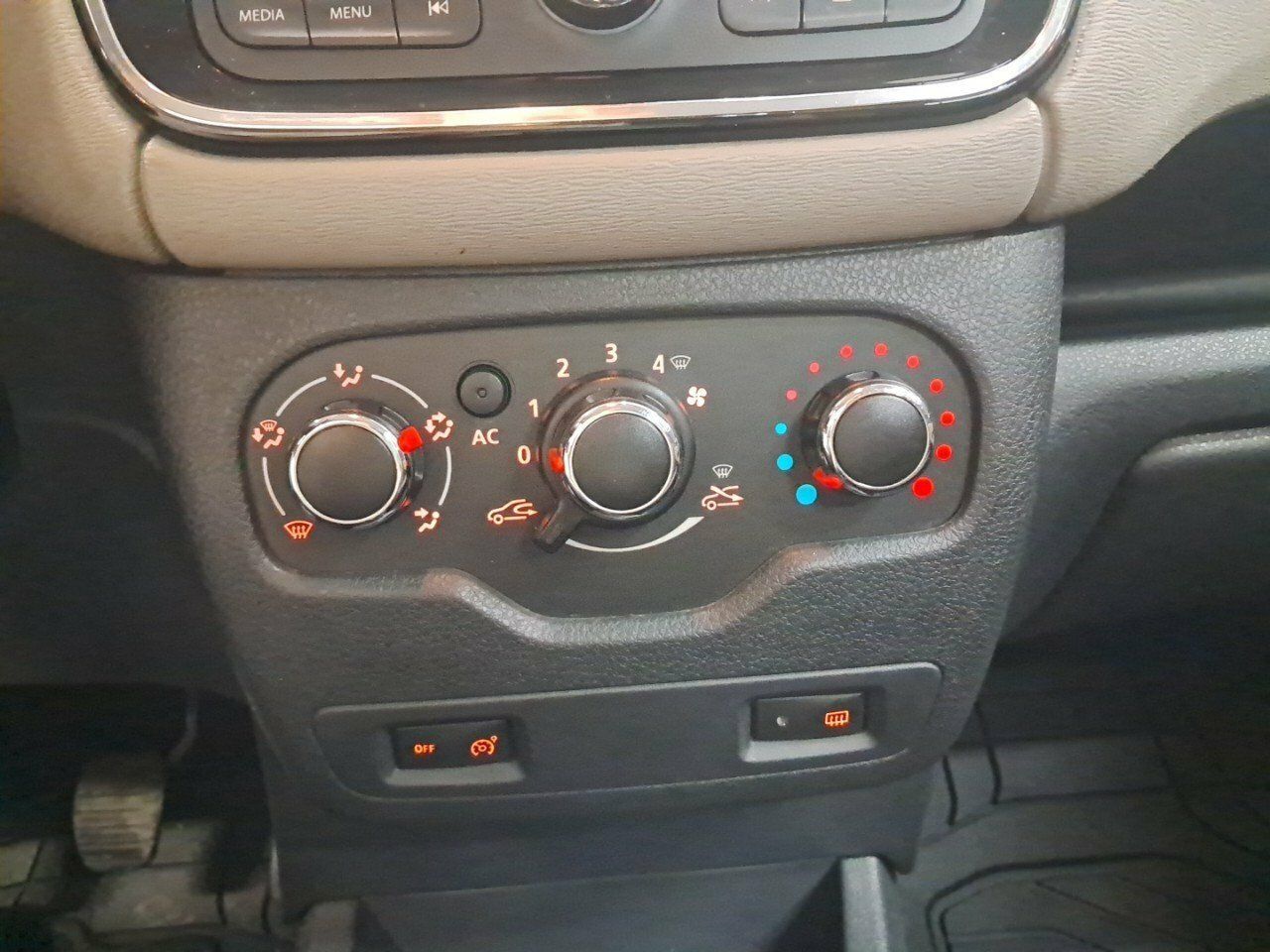 Foto Dacia Lodgy 17
