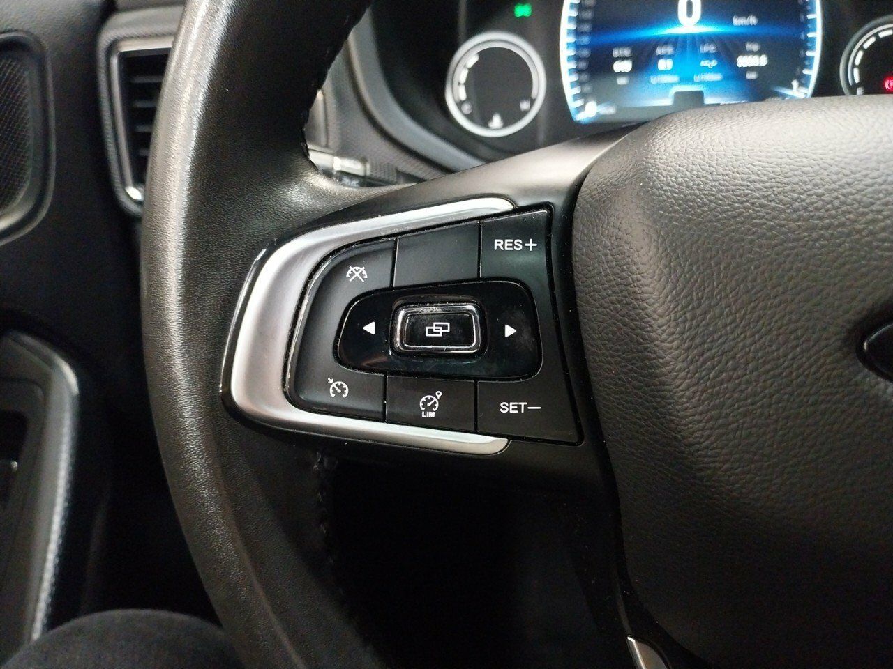 Foto DR Automobiles DR4 12