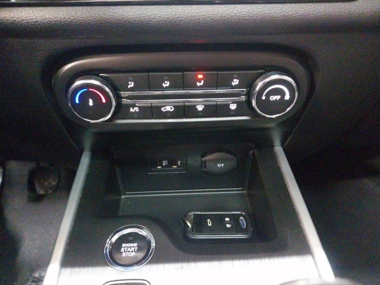 Foto DR Automobiles DR4 17