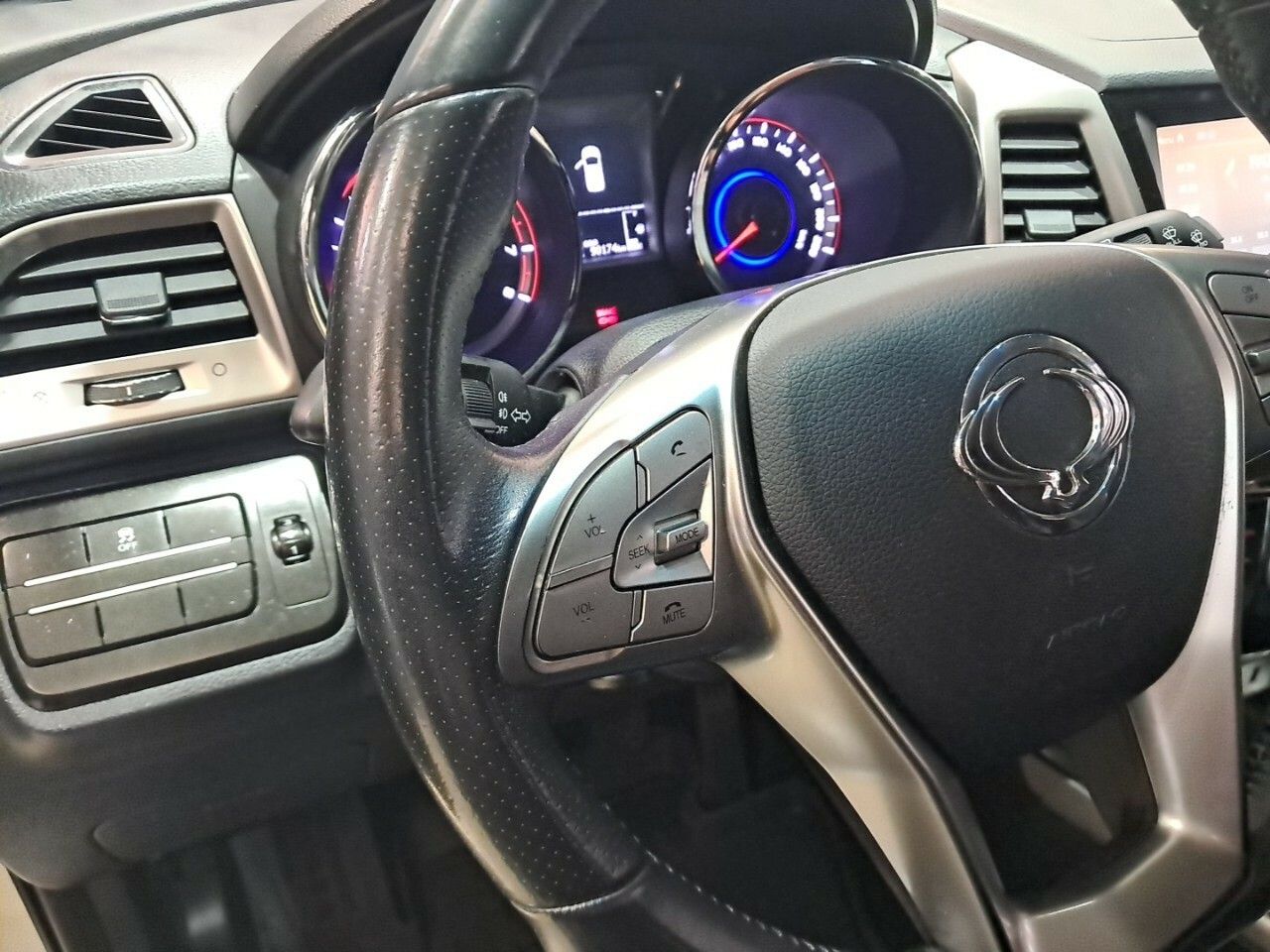 Foto SsangYong Tivoli 10