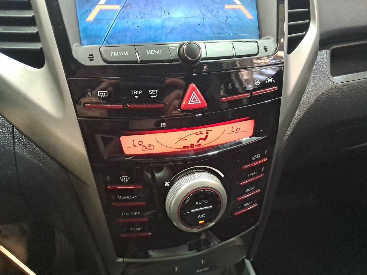 Foto SsangYong Tivoli 15
