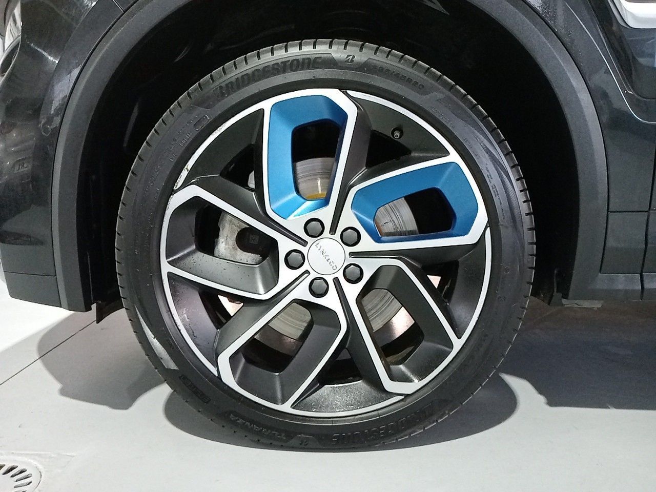 Foto LYNK&CO 01 14