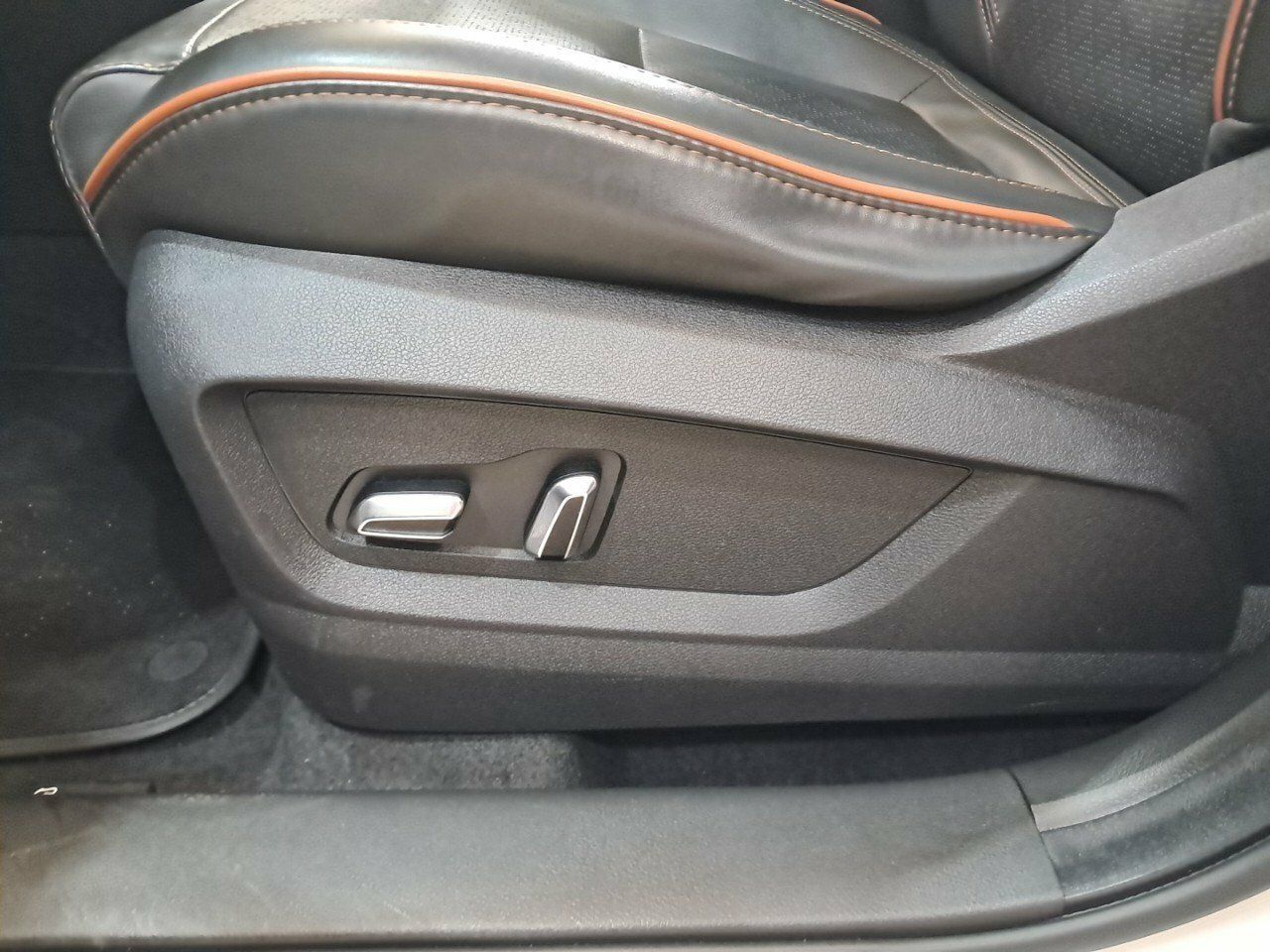 Foto DR Automobiles DR5 32