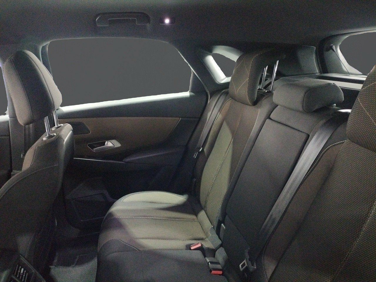 Foto DS Automobiles DS 7 9