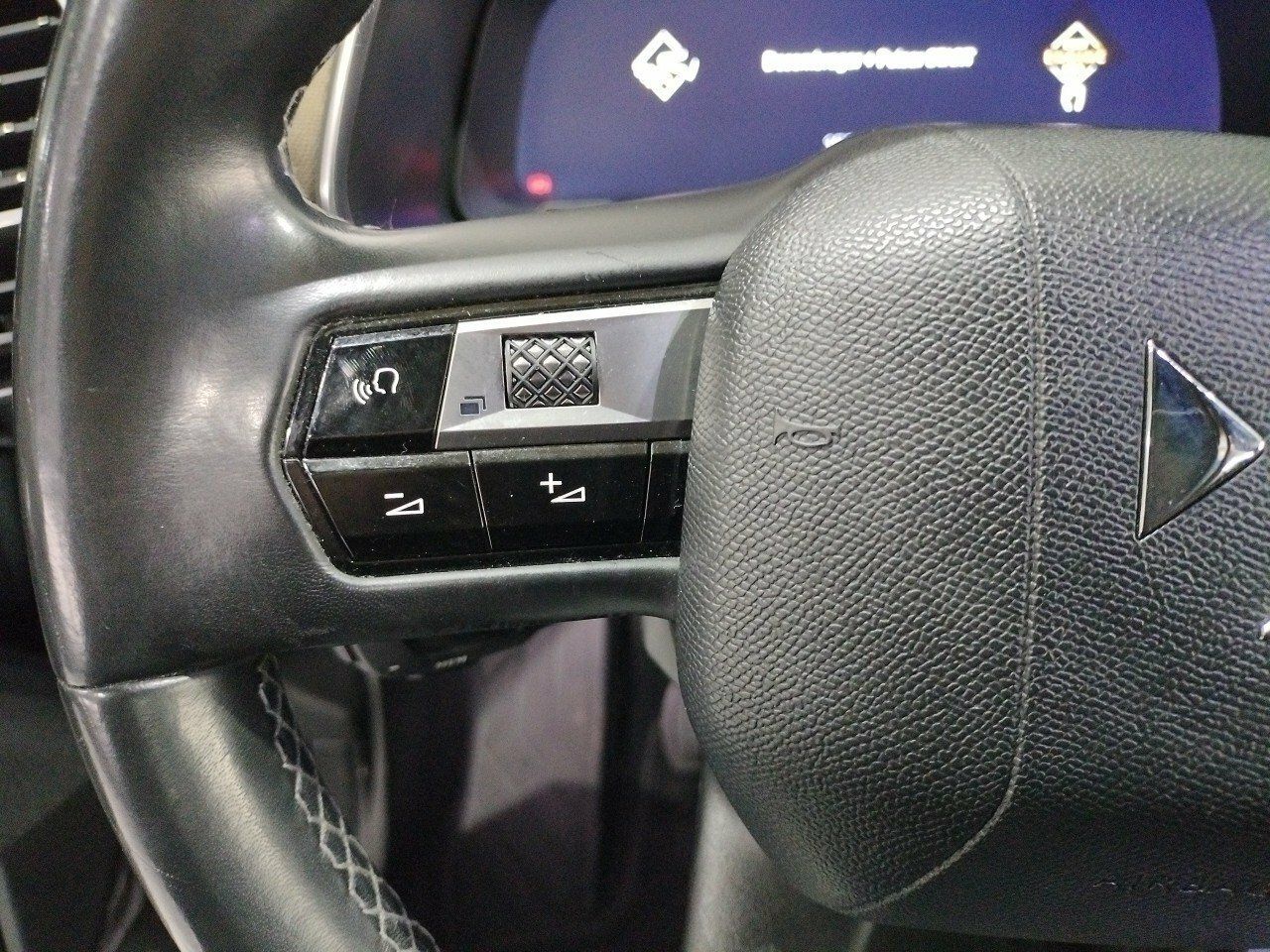 Foto DS Automobiles DS 7 11