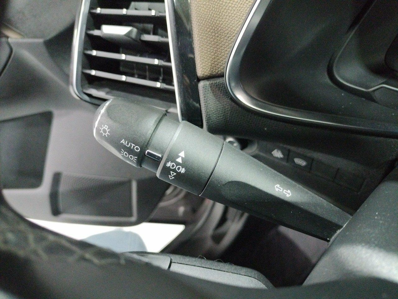 Foto DS Automobiles DS 7 13