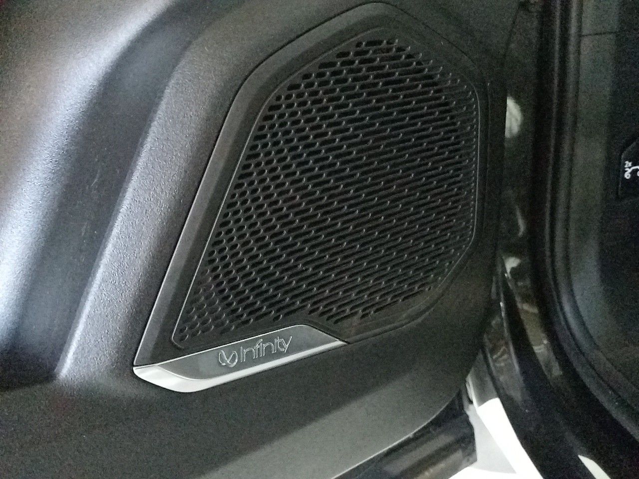 Foto LYNK&CO 01 9