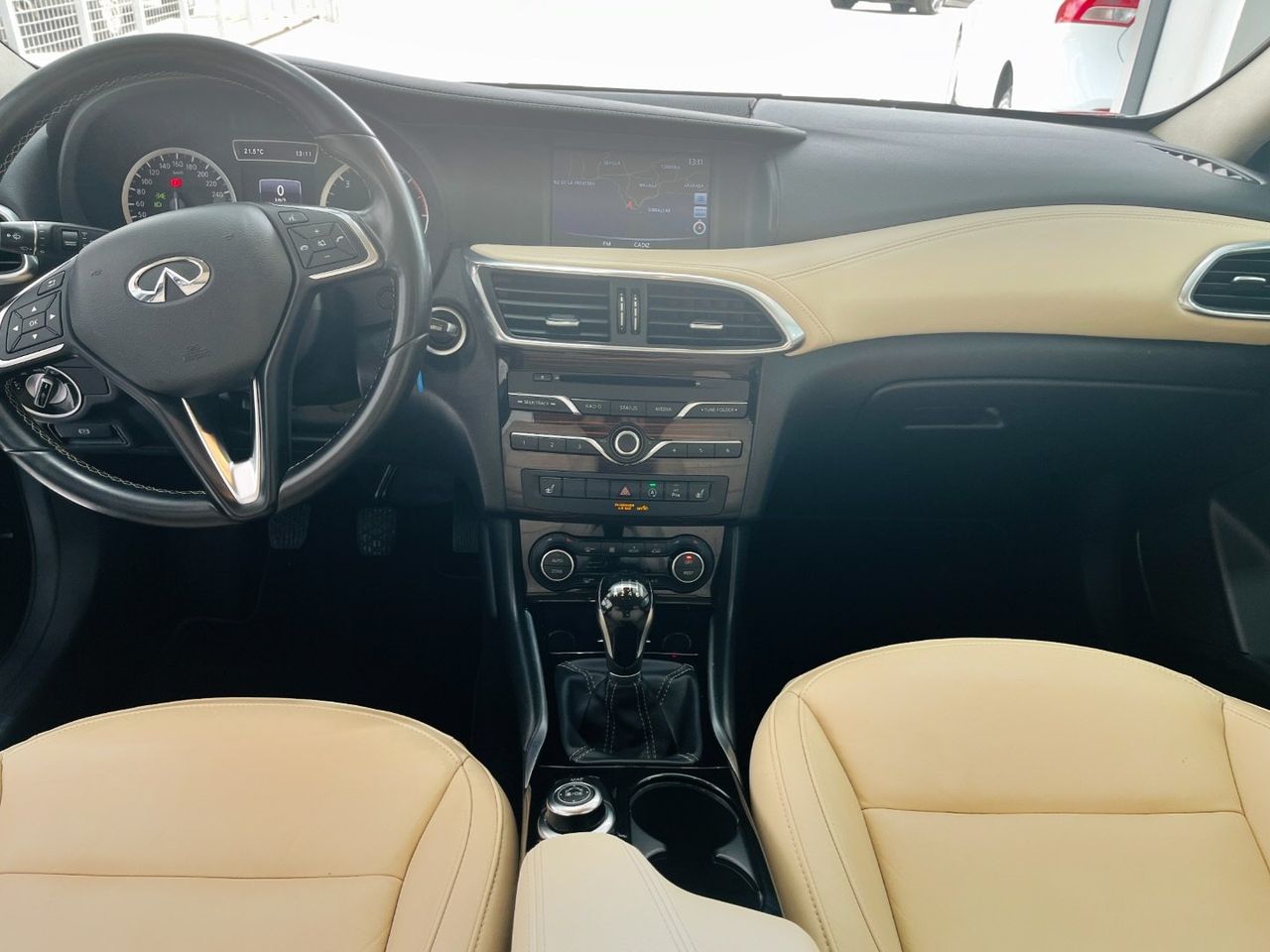 Foto Infiniti Q30 9