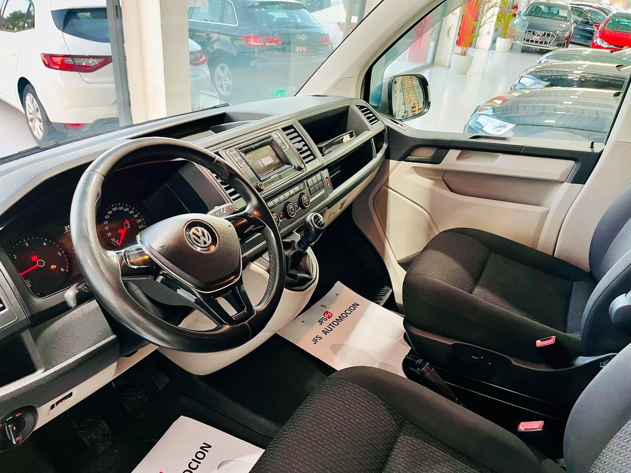 Foto Volkswagen Caravelle 8