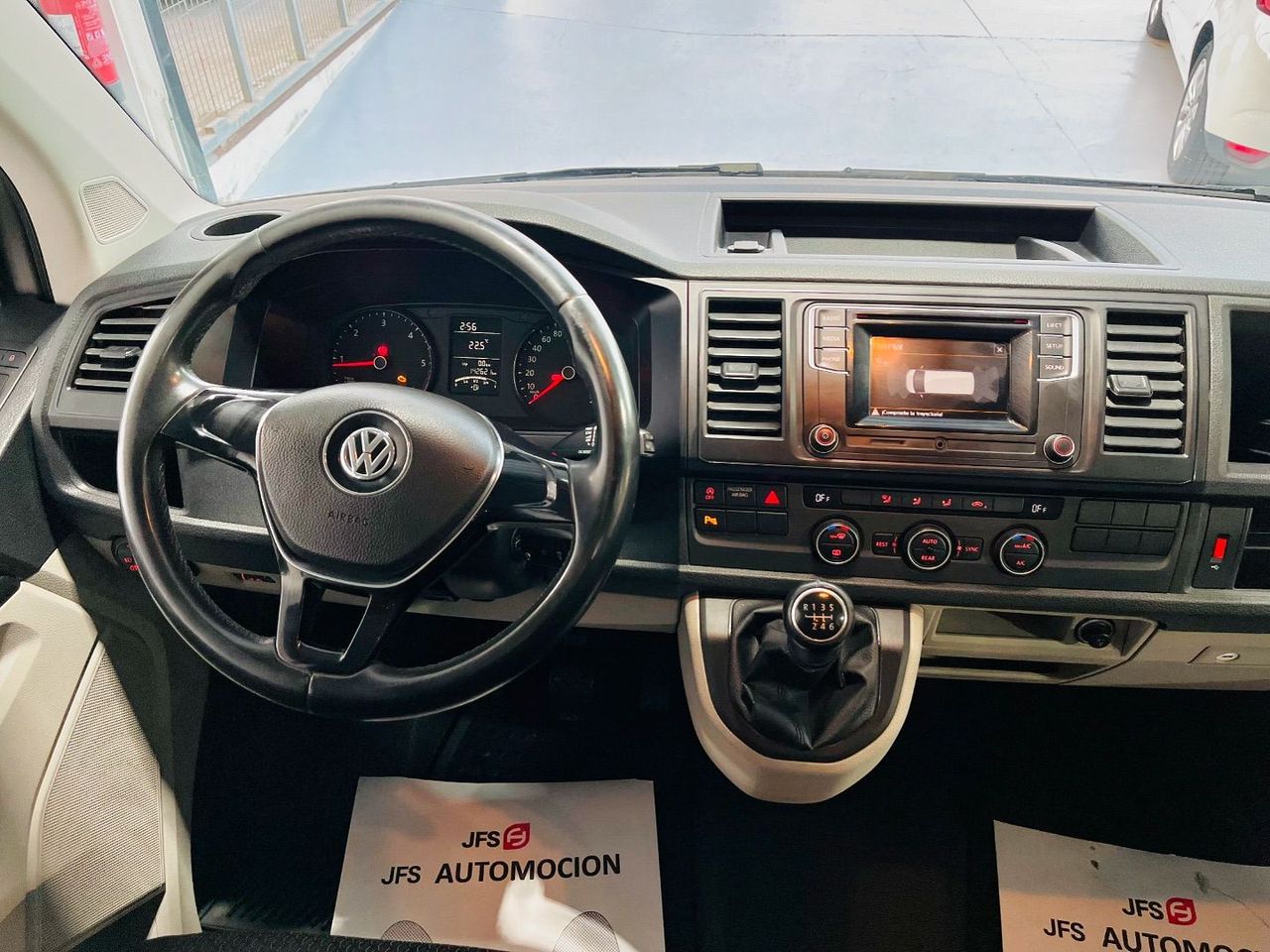 Foto Volkswagen Caravelle 9