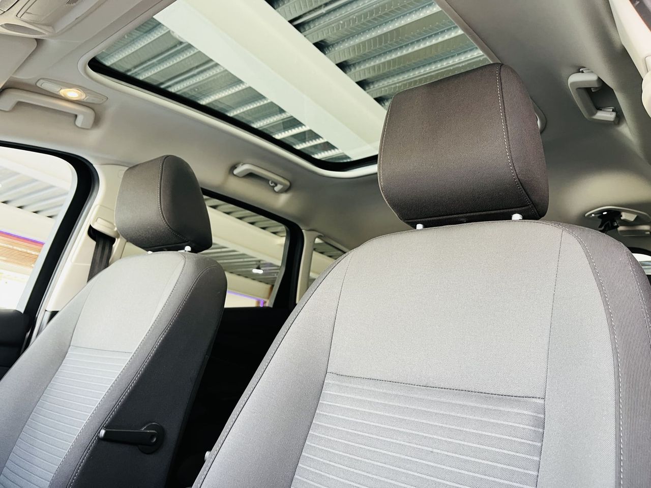 Foto Ford C-Max 10