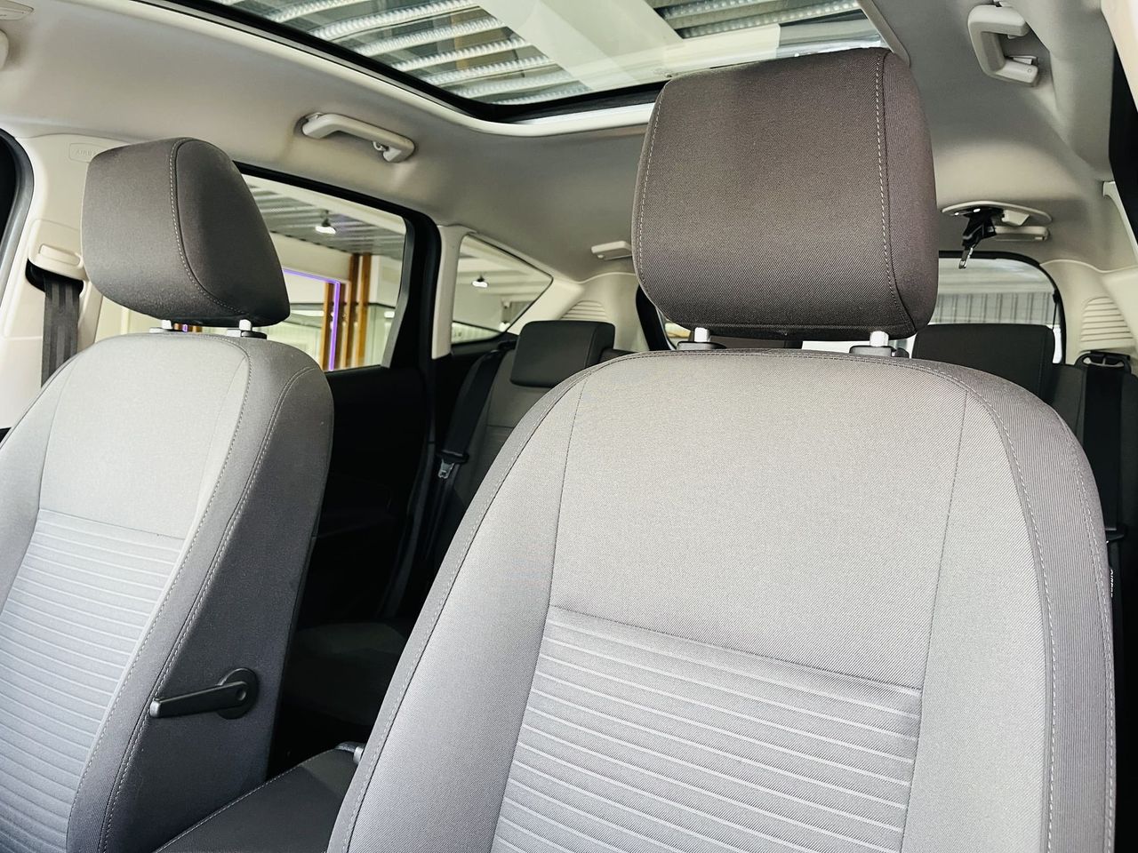 Foto Ford C-Max 19