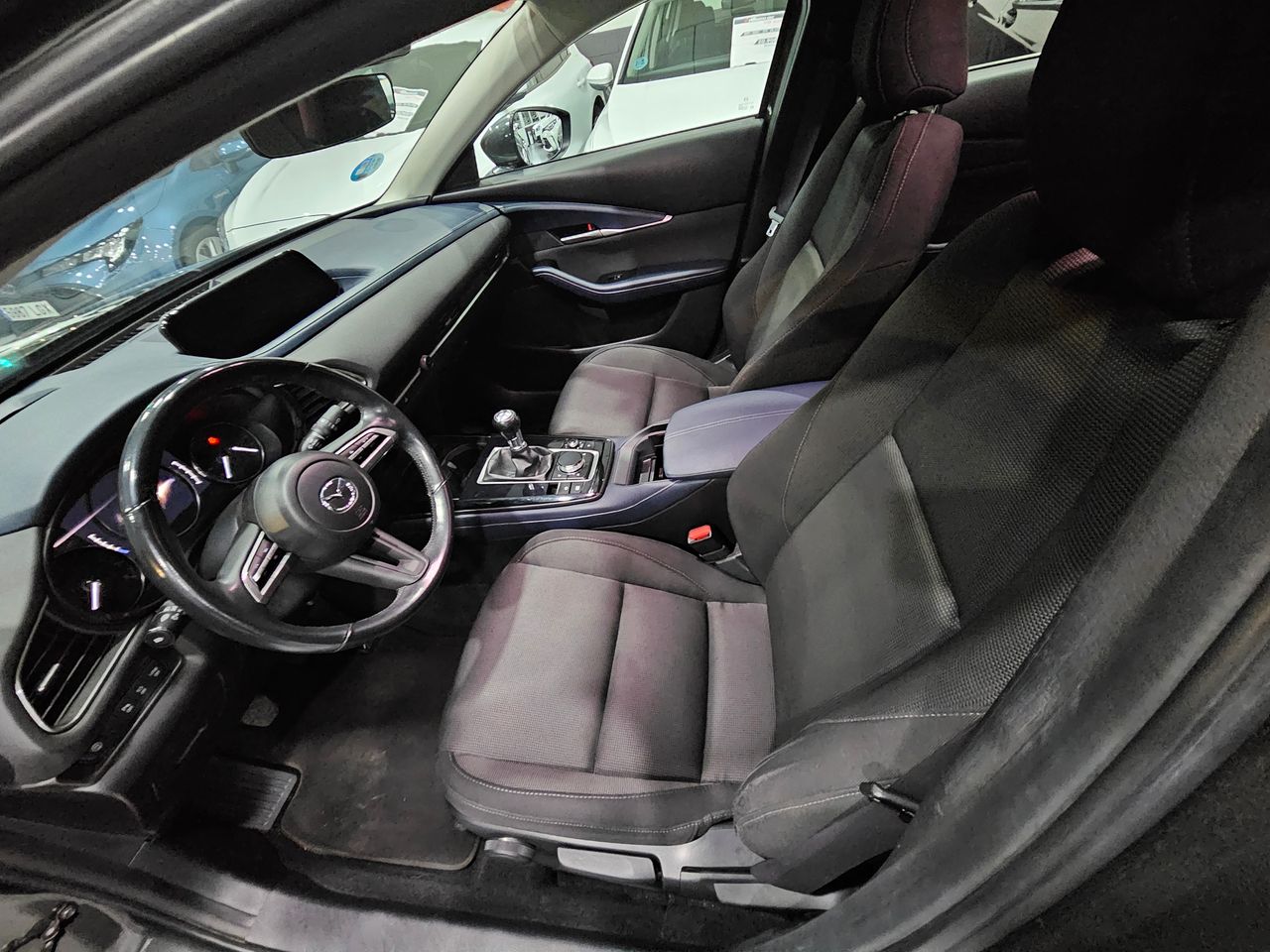 Foto Mazda CX-30 12