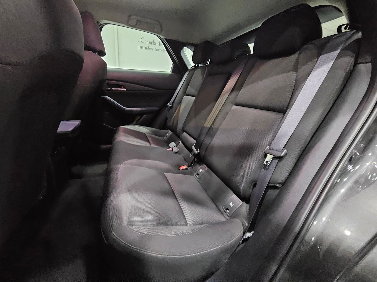 Foto Mazda CX-30 13