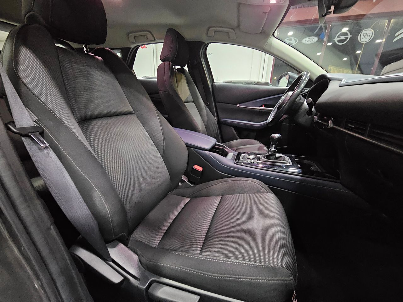 Foto Mazda CX-30 15