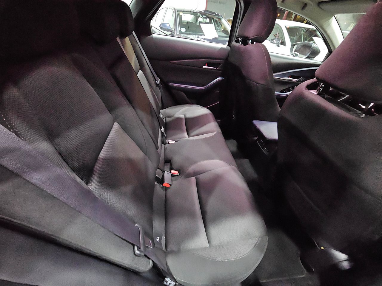 Foto Mazda CX-30 18