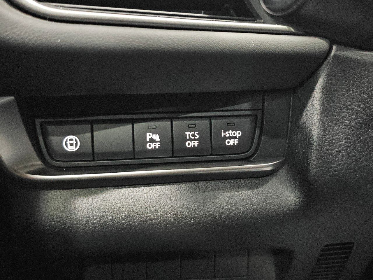 Foto Mazda CX-30 21
