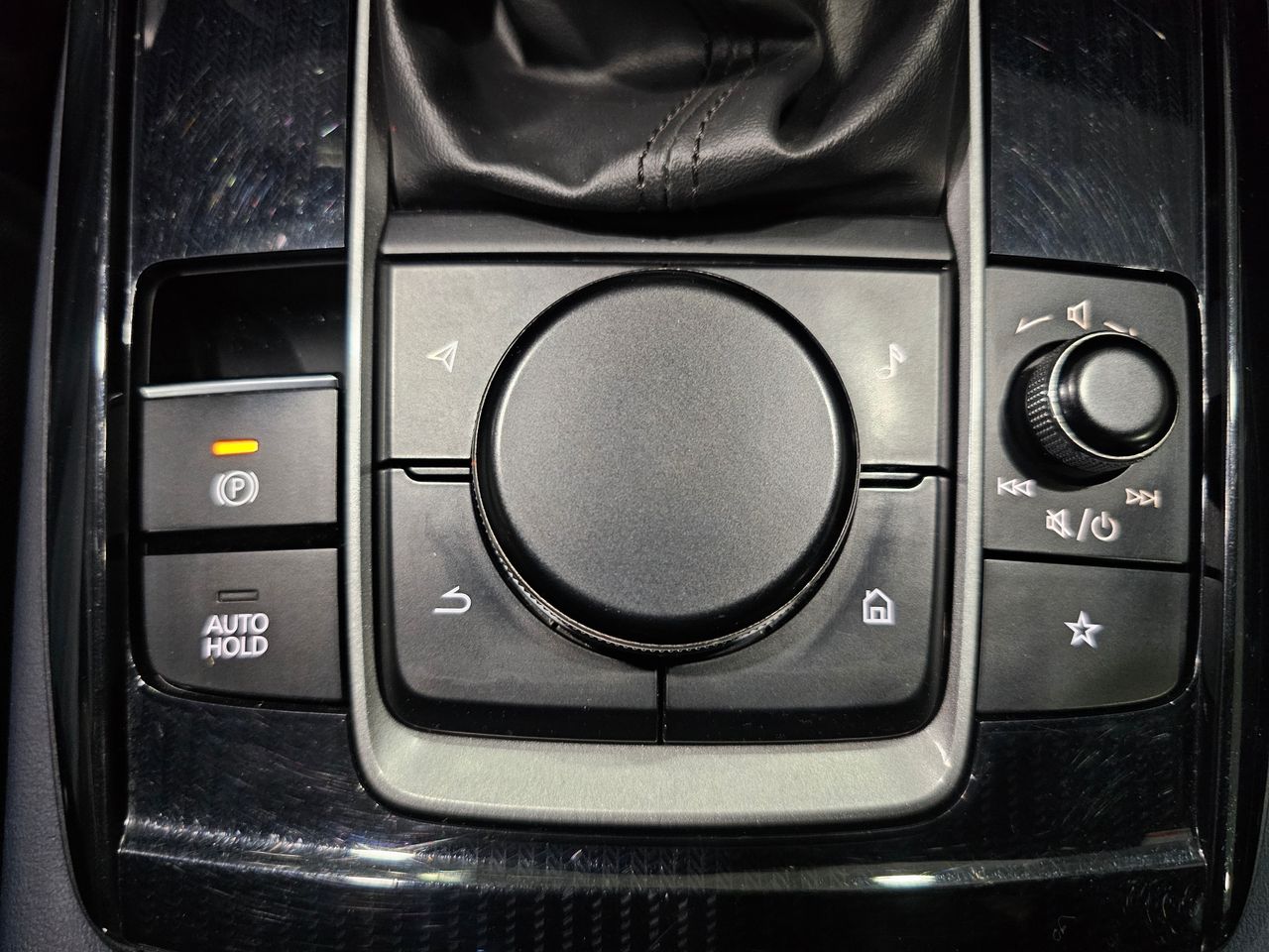 Foto Mazda CX-30 34