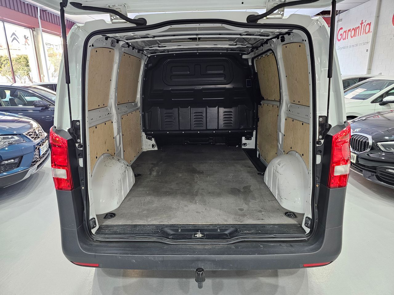 Foto Mercedes-Benz Vito 12