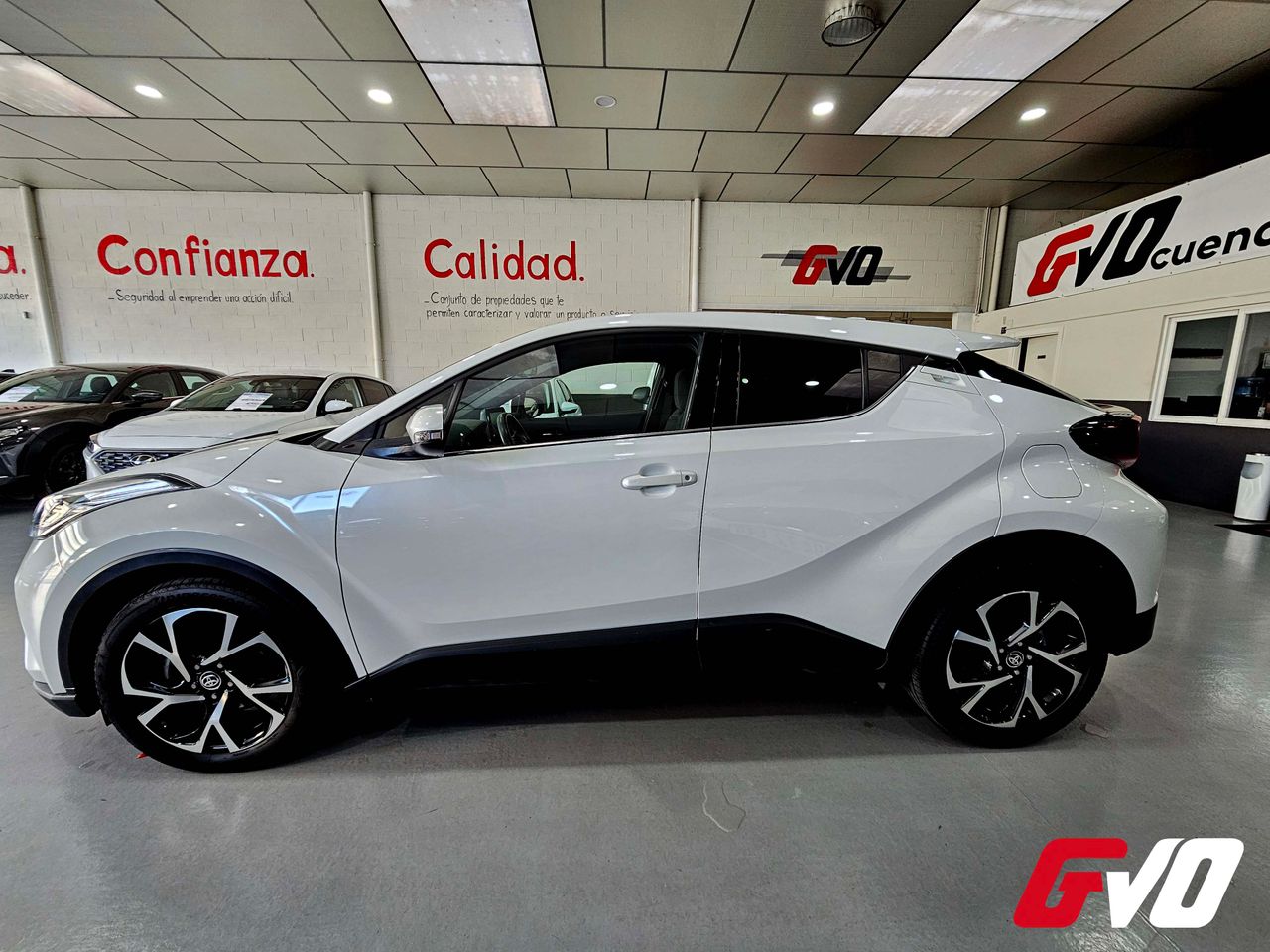 Foto Toyota C-HR 2