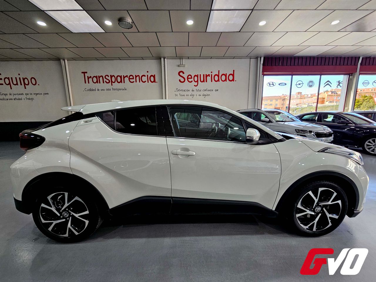 Foto Toyota C-HR 6