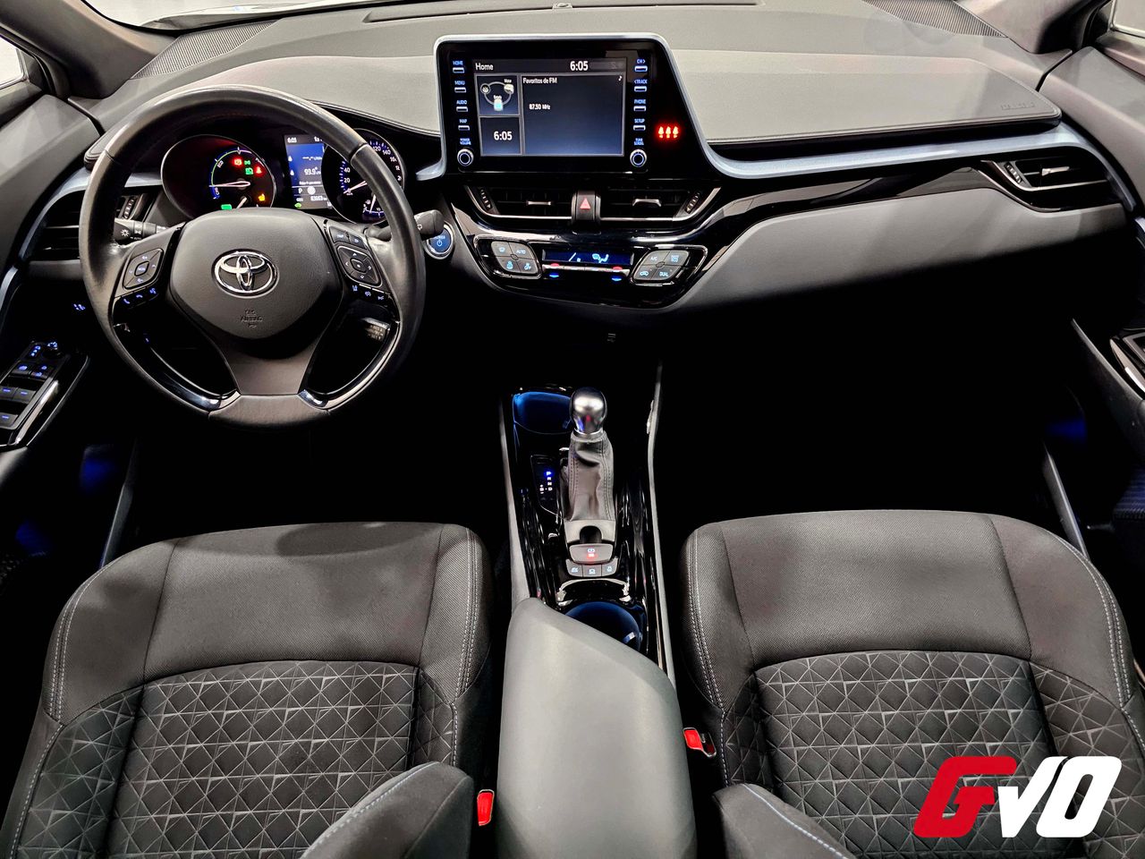 Foto Toyota C-HR 36