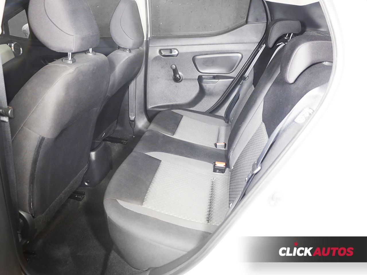 Foto Nissan Micra 10