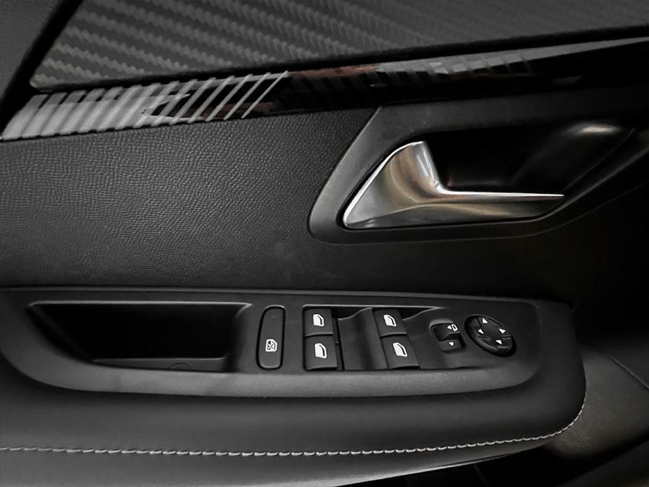 Foto Peugeot 208 14