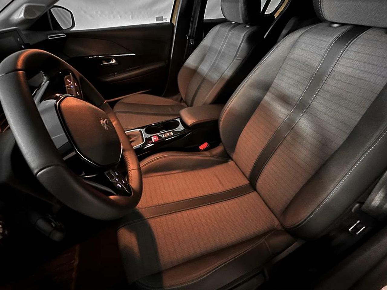 Foto Peugeot 208 15