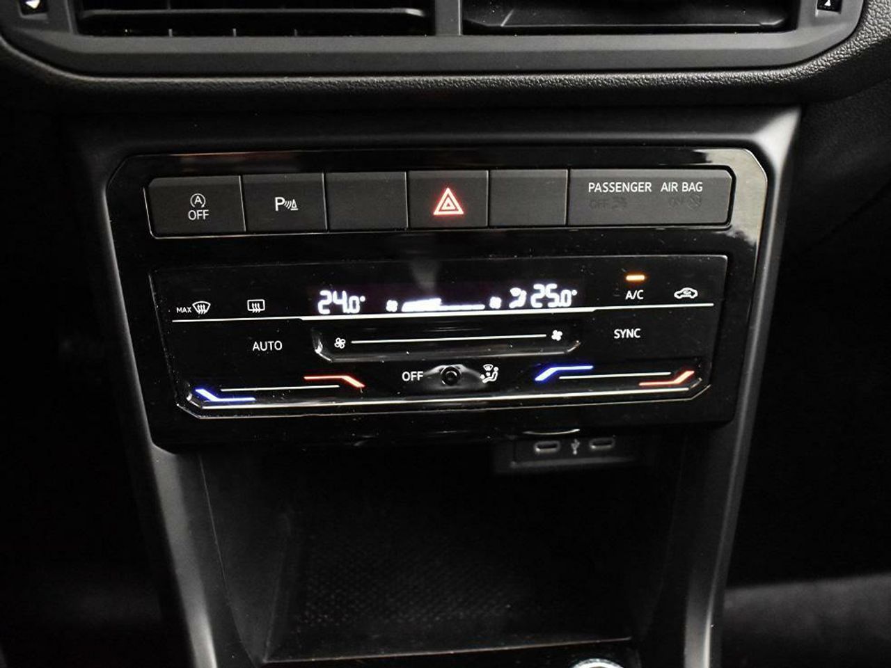Foto Volkswagen T-Cross 11