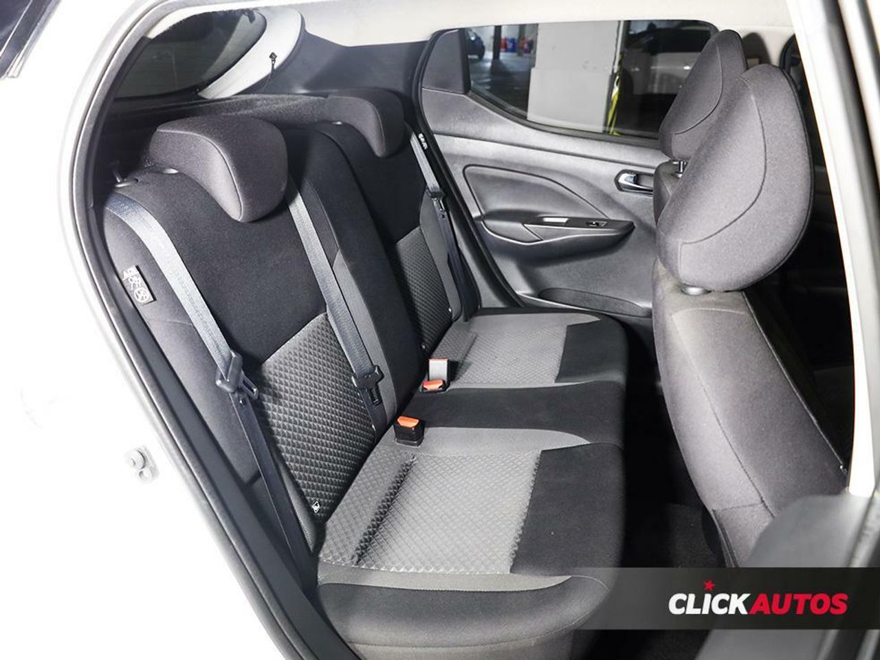 Foto Nissan Micra 16
