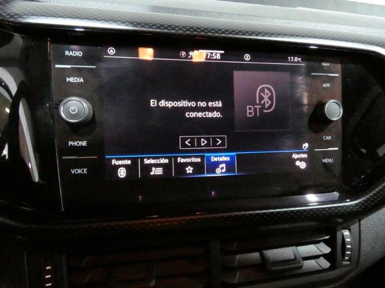 Foto Volkswagen T-Cross 15