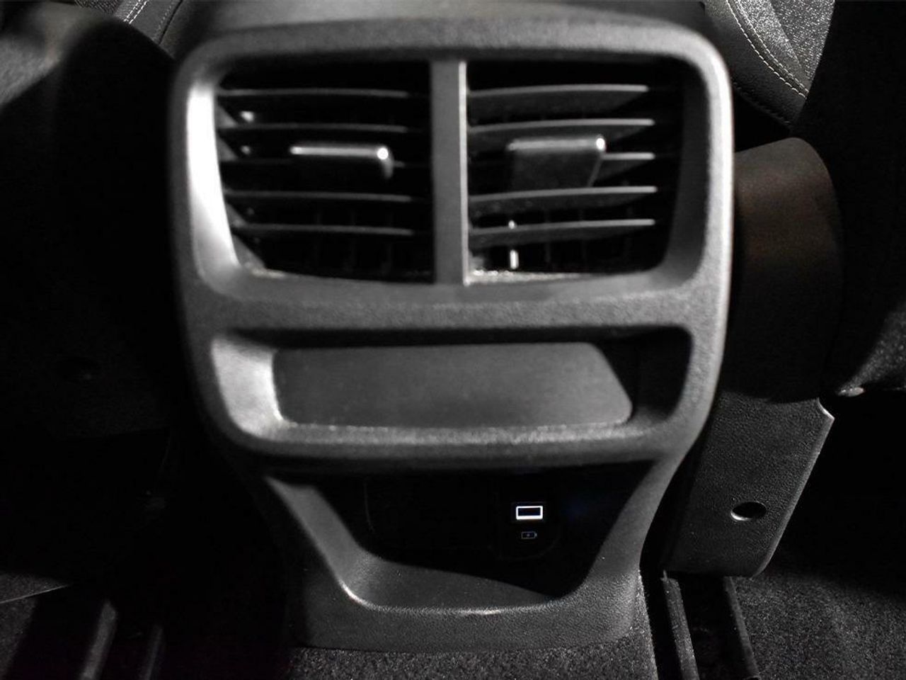 Foto Peugeot Rifter 11