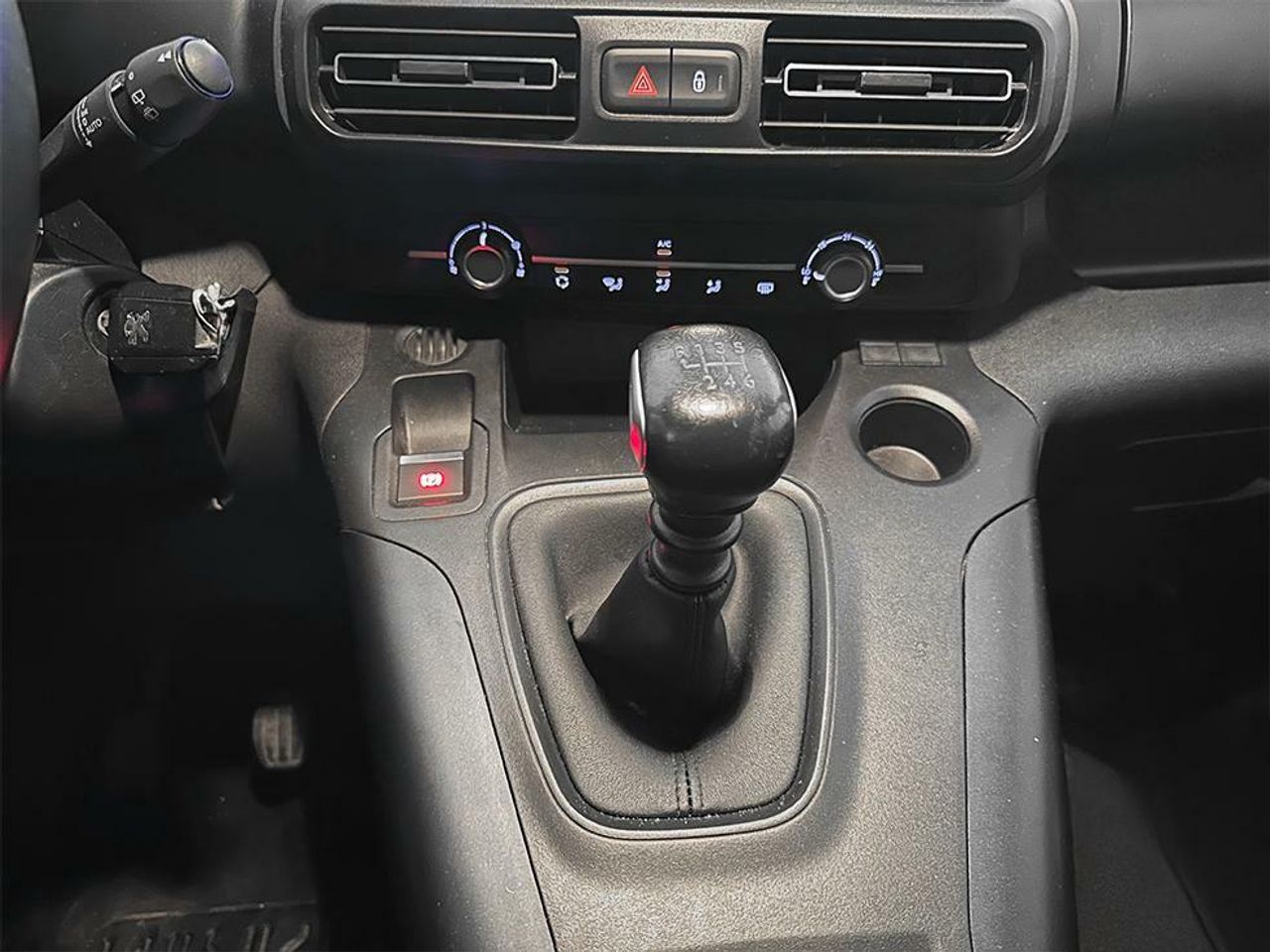 Foto Peugeot Rifter 15