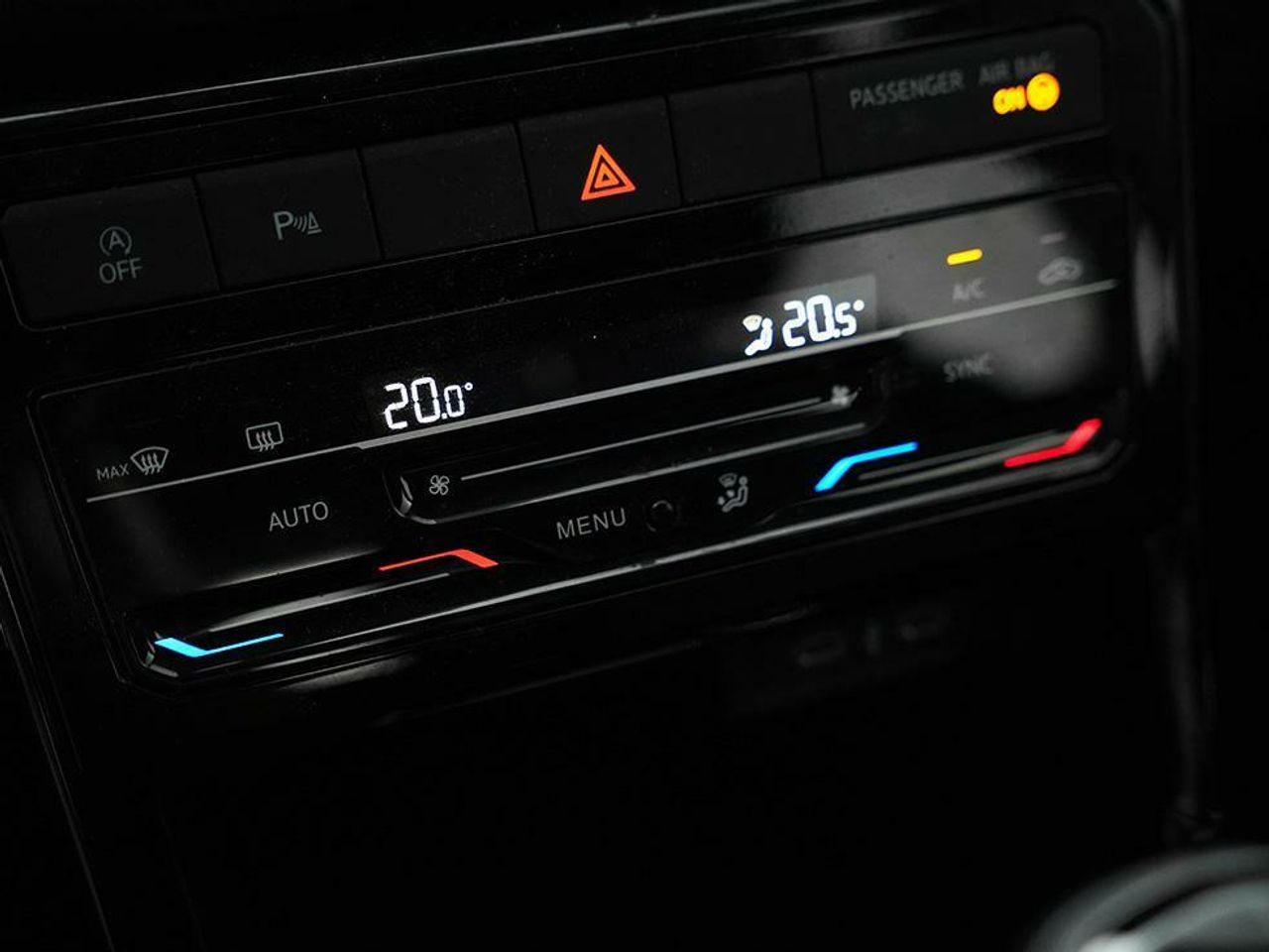 Foto Volkswagen T-Cross 13